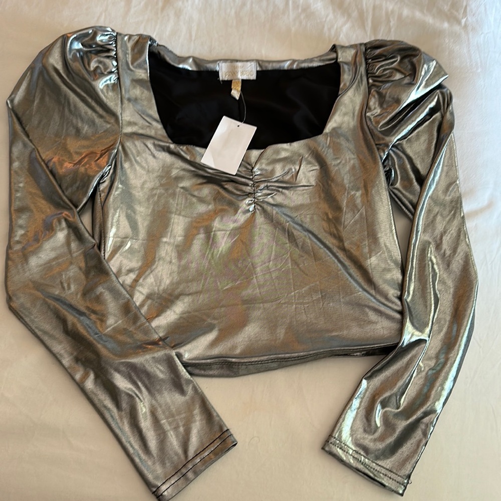 Metallic top! - Picture 2 of 4